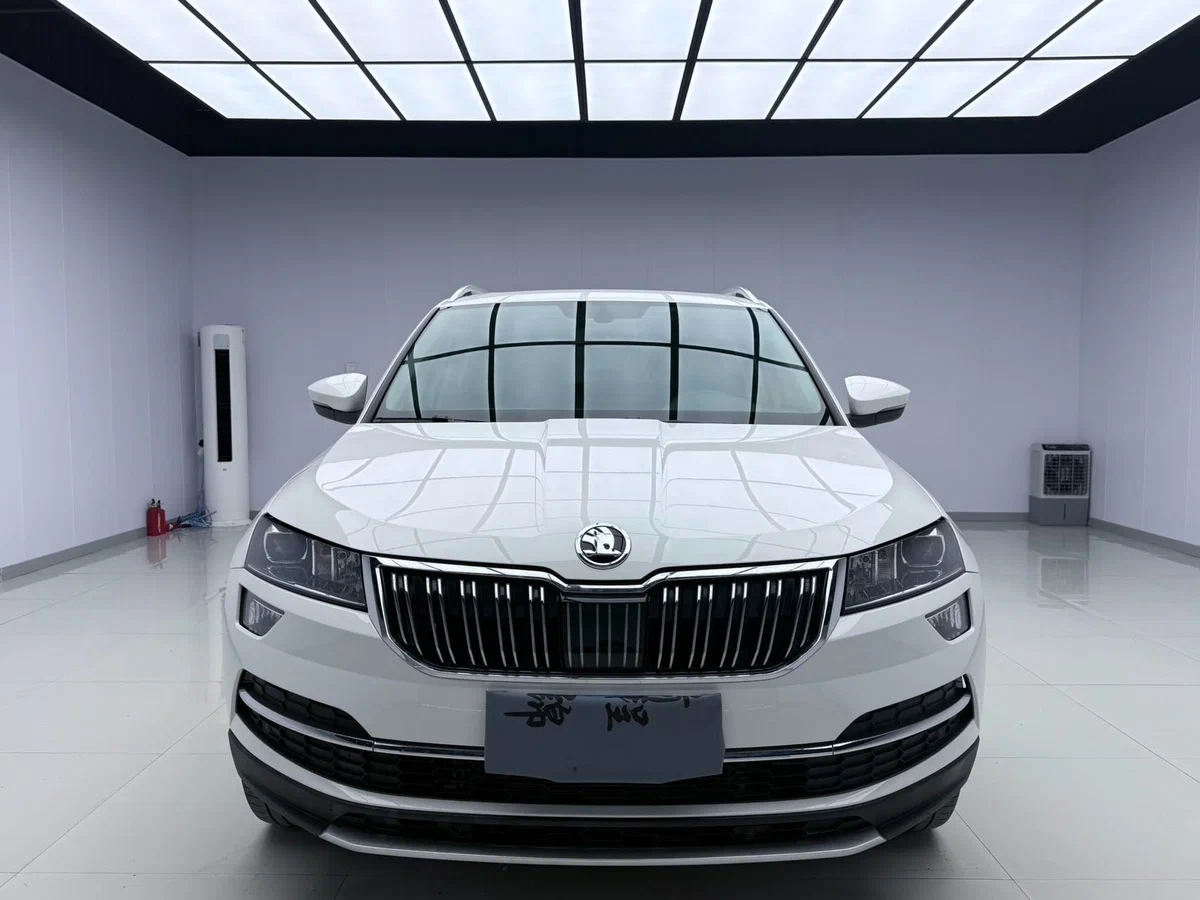 Skoda Karoq с автосалона по цене от 1 567 000 рублей